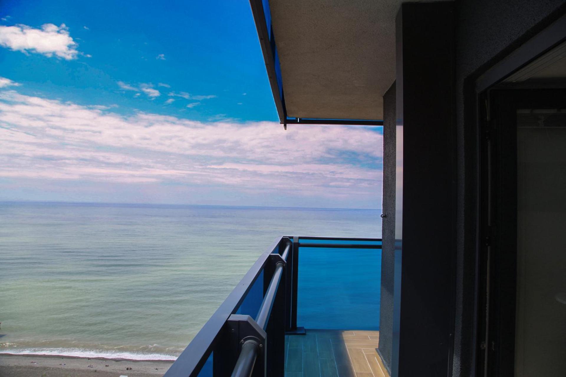 Orbi City Hotel With Sea View Батумі Екстер'єр фото